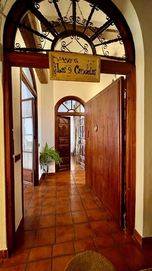 9 Candelas En El Centro De *